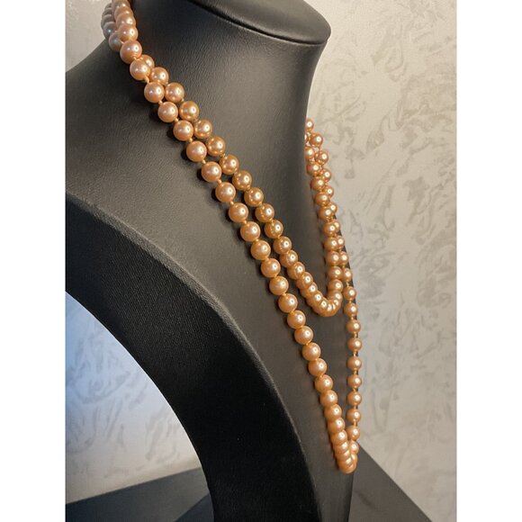 Elegant Faux Pearl Peach Pink Necklace With Gold Clasp Vintage Jewelry - Picture 2 of 3